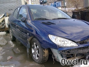 Битый автомобиль Peugeot 206