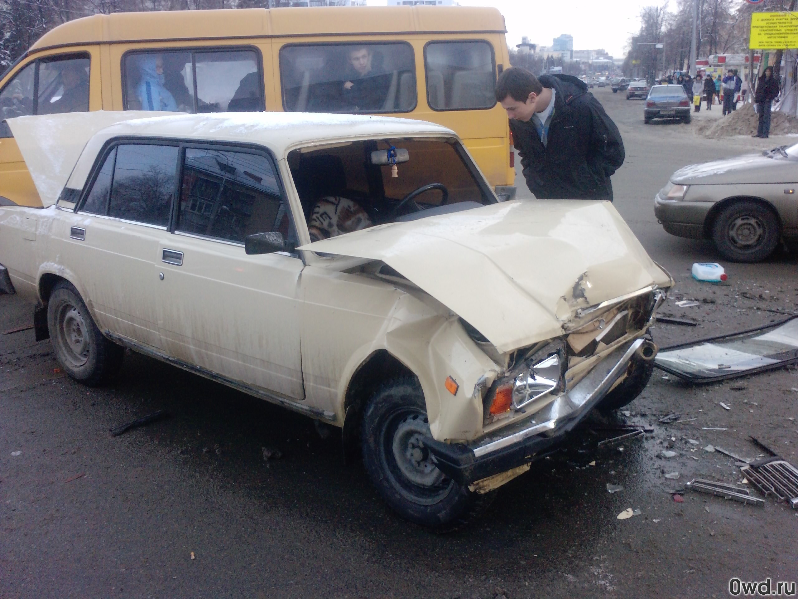 Битый автомобиль LADA (ВАЗ) 2107 (1990) в Челябинске